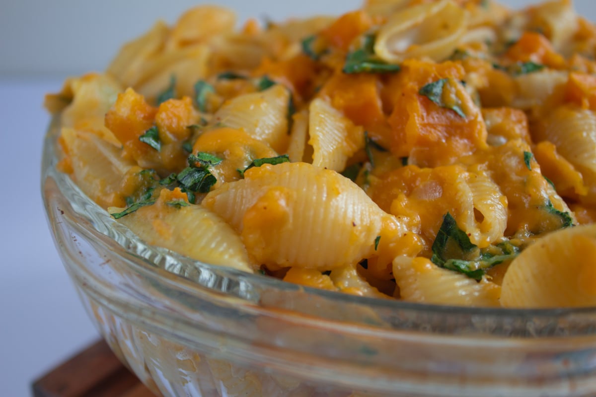 photo of cooked apple mac and cheese.