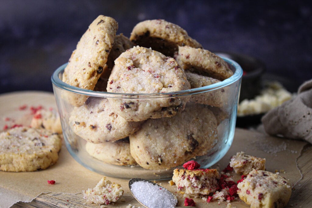 bowl of white chocolate, raspberrycookies