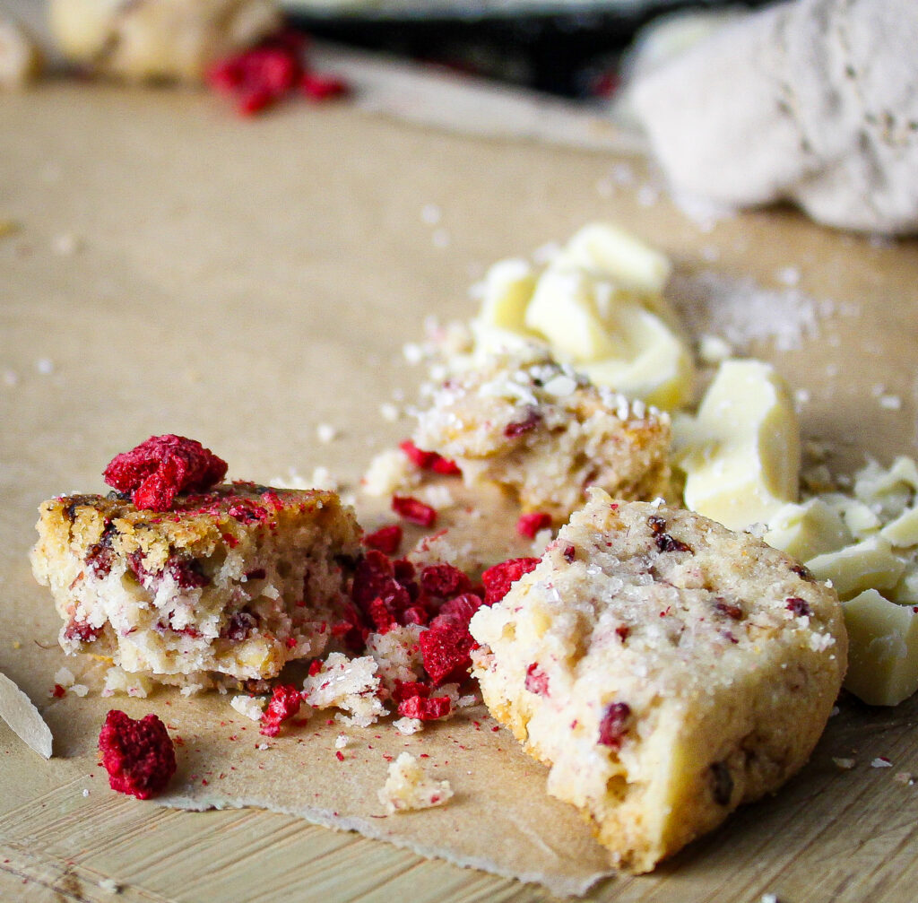 White Chocolate cookie with rose and raspberry