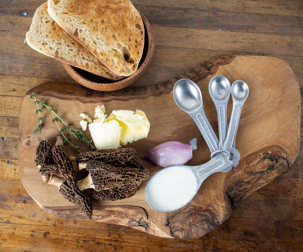 morel mushroom toast ingredients.