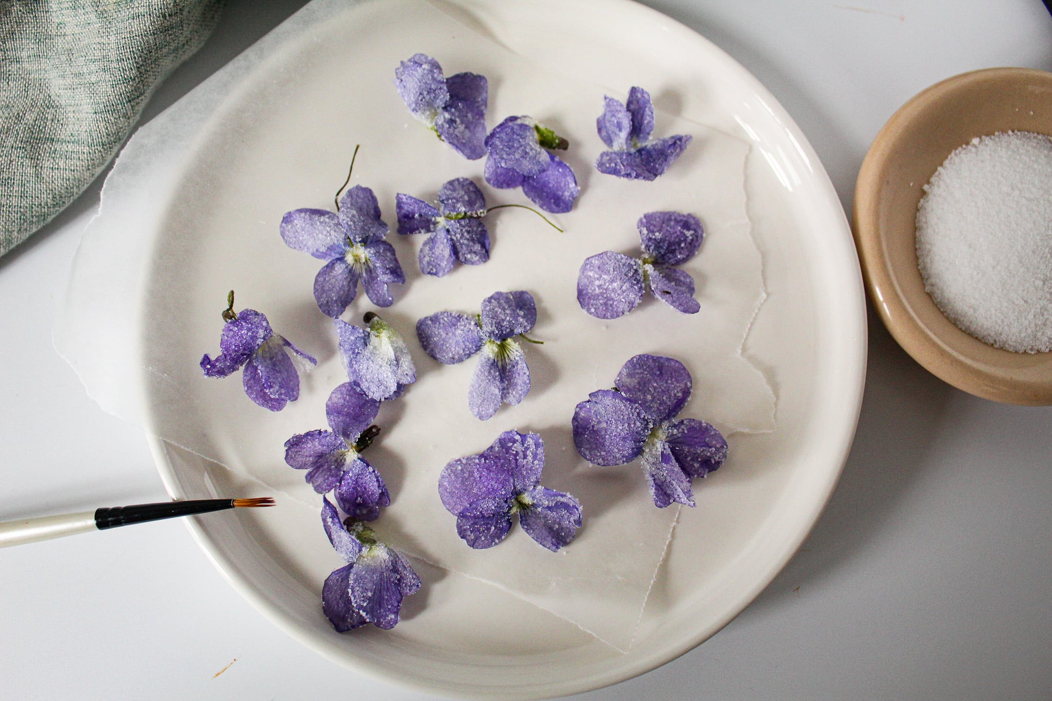 how to make sugared violets.
